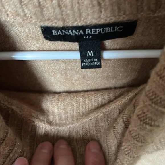 Banana Republic Cozy Tan Sweater - Picture 3 of 3